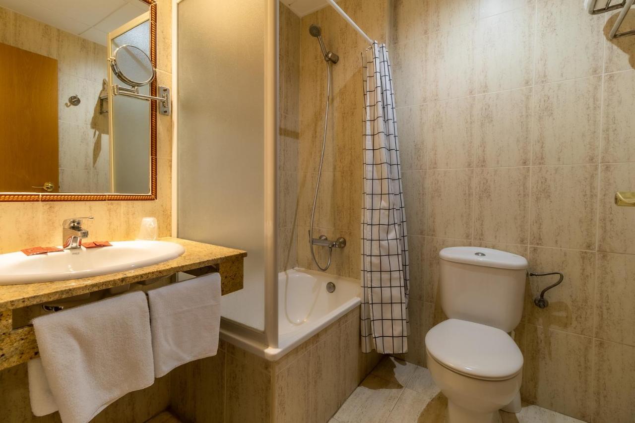 Twin Room,1641730936:JPEG