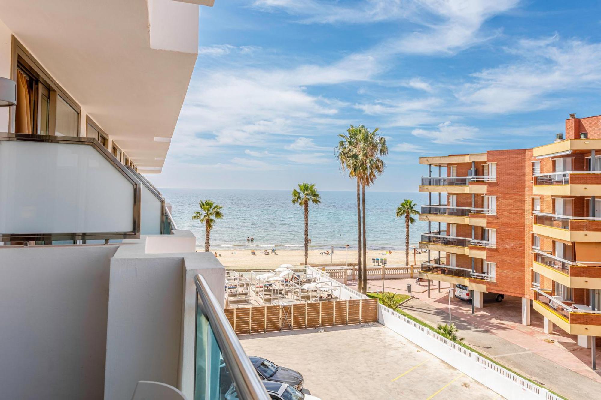 Double or Twin Room Side Sea View